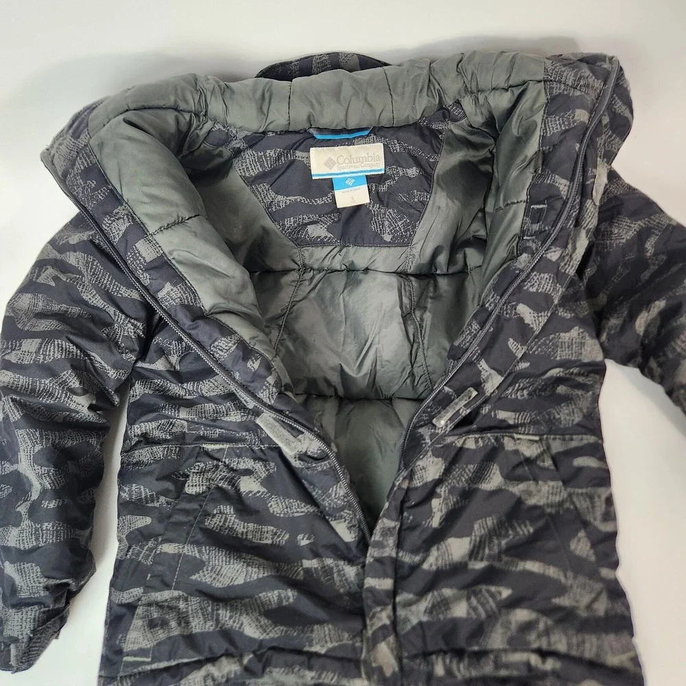 Columbia Kids Puffer Jacket Camo Print‎ Hooded Winter Warmth Outerwear Winter